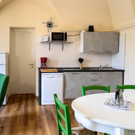 Apartment Locazione Turistica Atmosfere Sul Lago-4 *