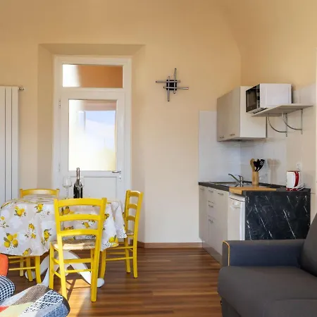Locazione Turistica Atmosfere Sul Lago-4 *