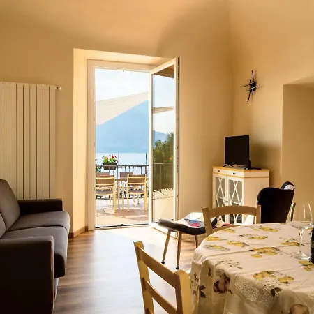 Apartment Locazione Turistica Atmosfere Sul Lago-4