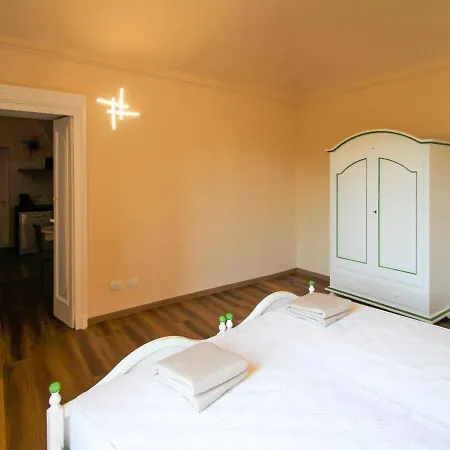 Apartment Locazione Turistica Atmosfere Sul Lago-4 *